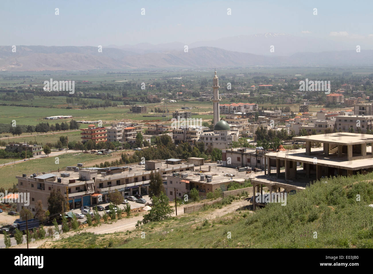 Beyrouth Liban. 30 avril 2014. Une vue générale de la vallée de la Bekaa, à la frontière syrienne en arrière-plan. La violence et les conflits dans la Syrie voisine a affecté le tourisme du Liban en tant que touriste rester loin. Le Foreign Office a avisé contre tous mais essentiel que la guerre civile en Syrie plus de déversements Banque D'Images