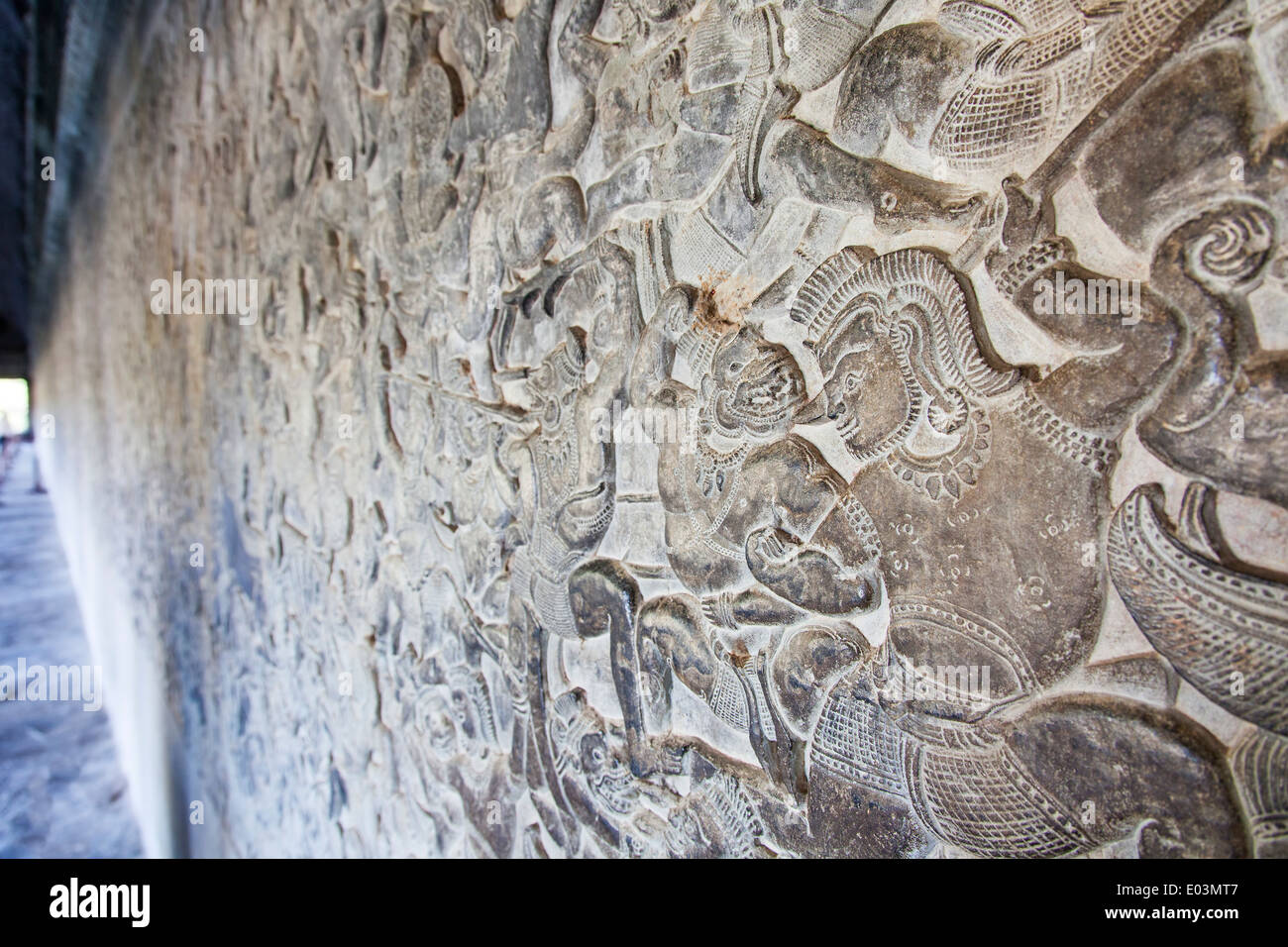 Sculptures sur pierre à l'intérieur de Angkor Wat, Siem Reap, Cambodge Banque D'Images