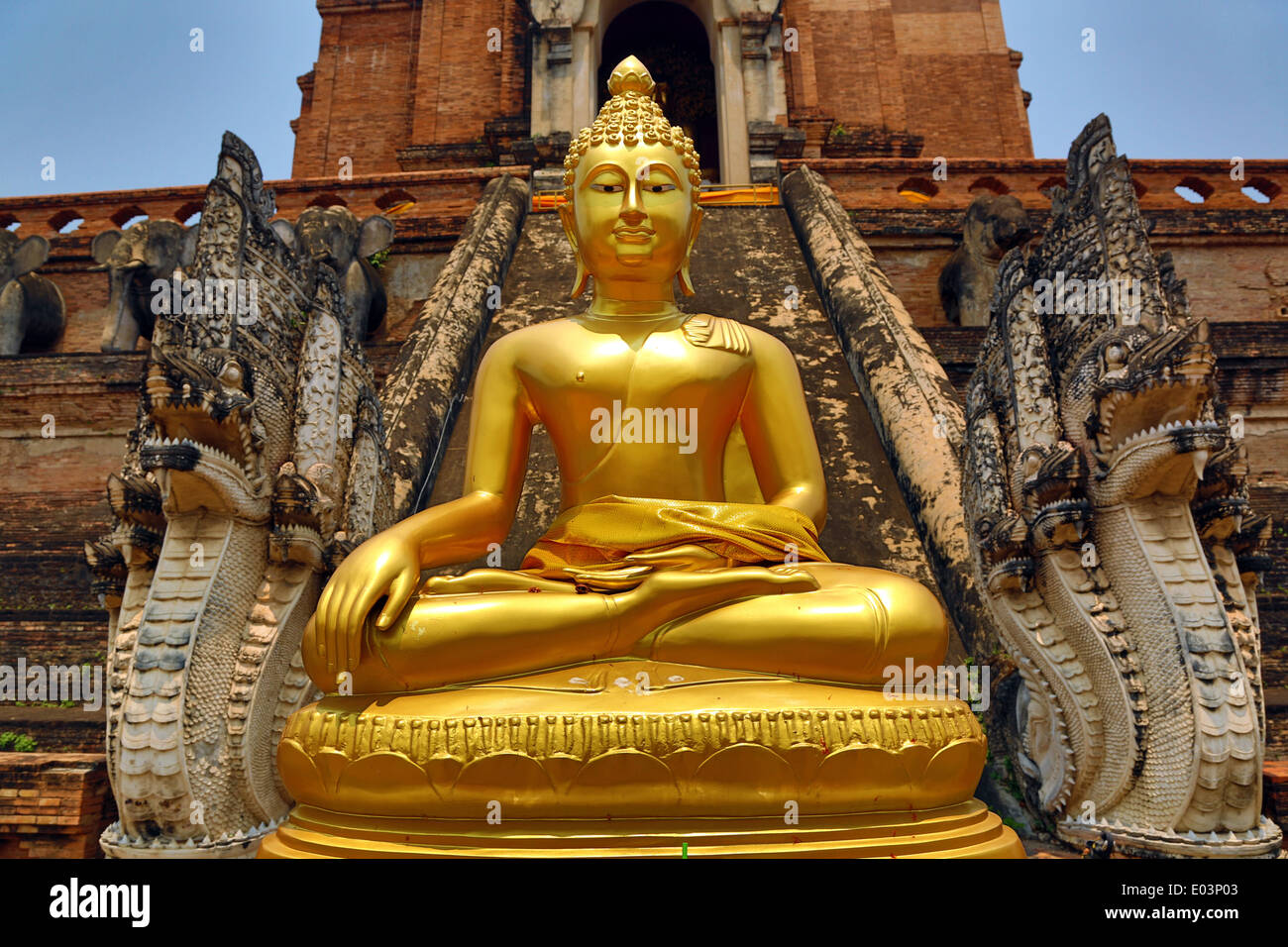 Le chedi du Wat Chedi Luang temple à Chiang Mai, Thaïlande Banque D'Images