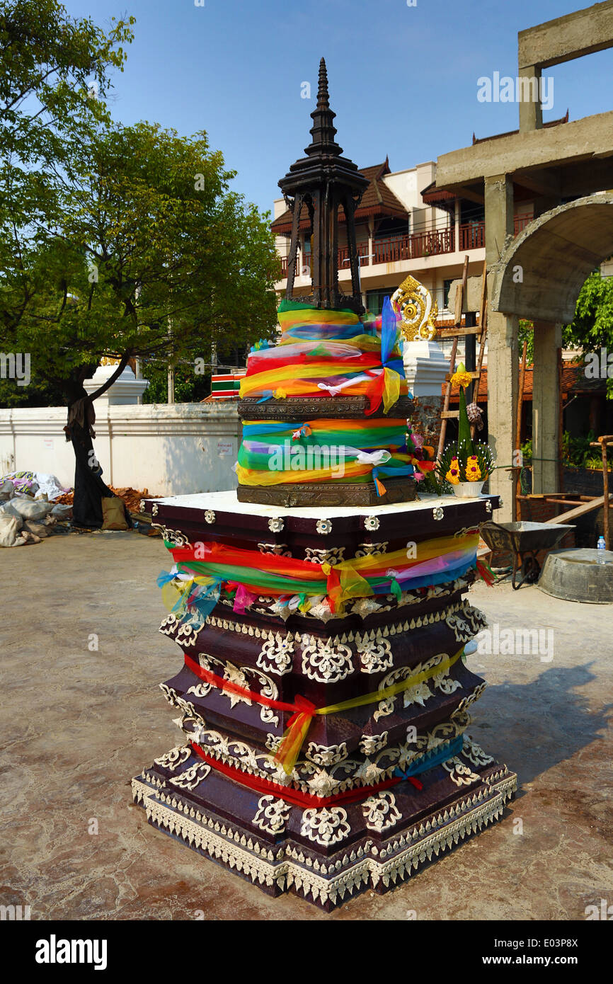 Pilier de la ville de culte au Wat Chedi Luang temple à Chiang Mai, Thaïlande Banque D'Images