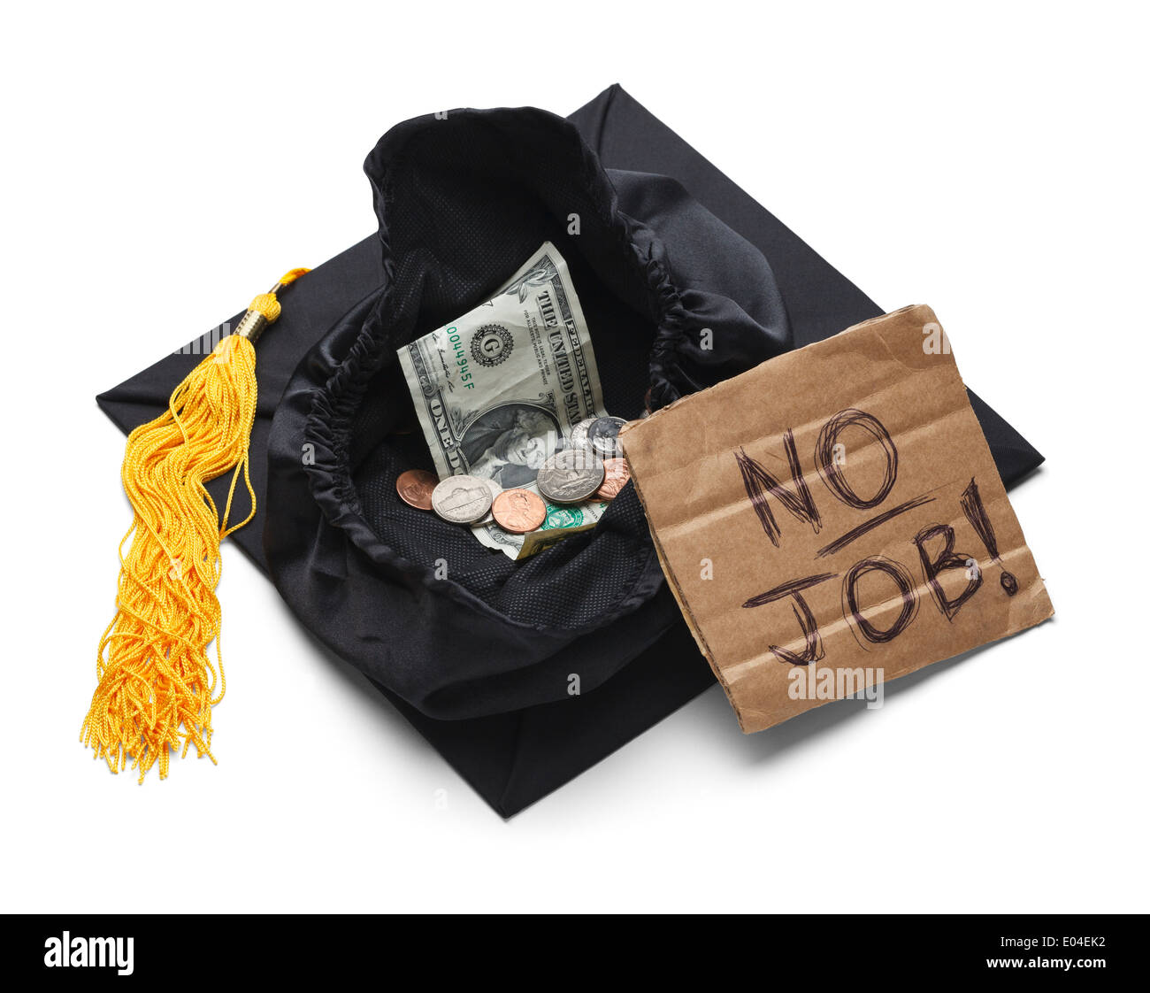 Graduation Cap avec changer de l'argent et pas d'emploi signe isolé sur fond blanc. Banque D'Images