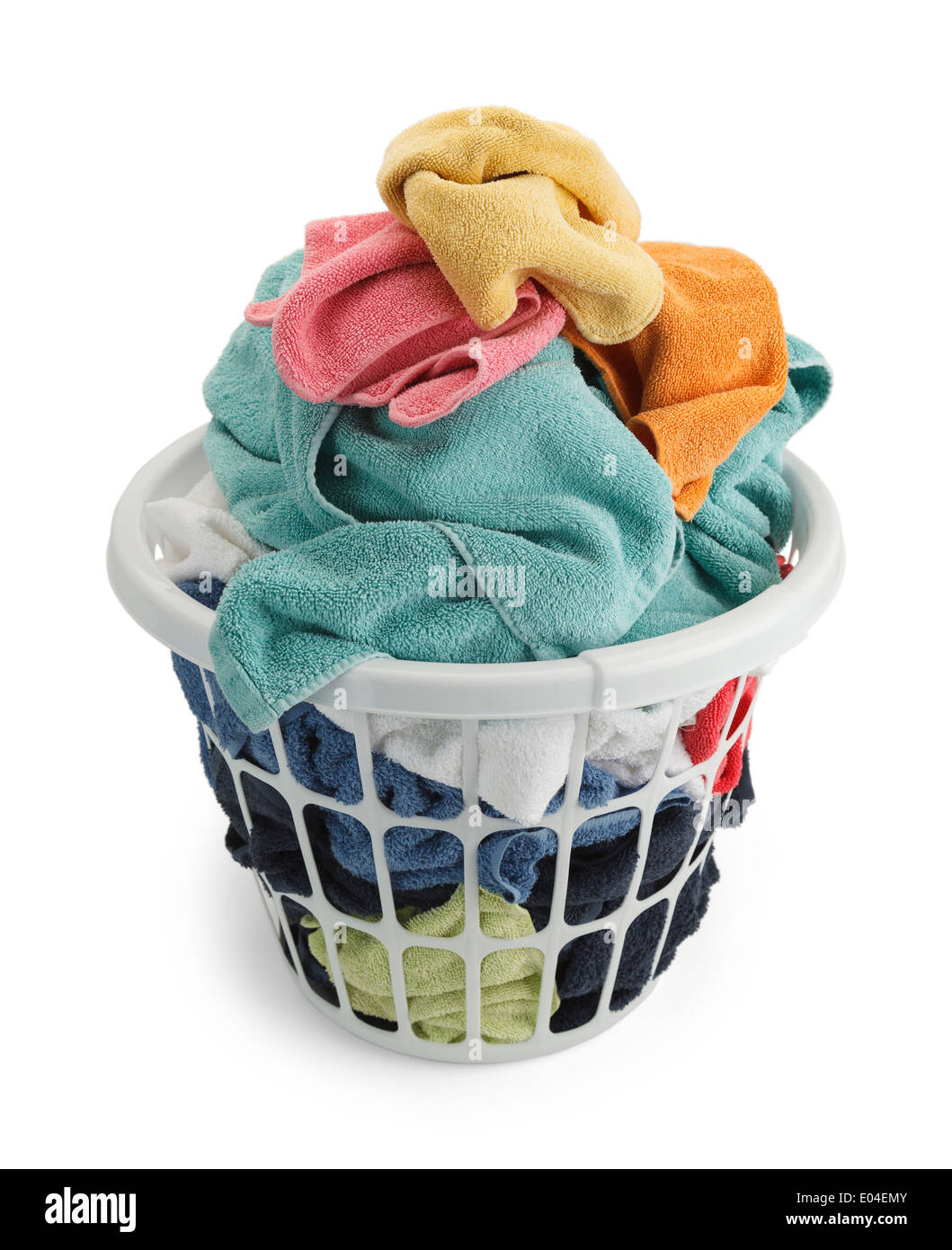 Panier de serviettes dépliée isolé sur fond blanc. Banque D'Images