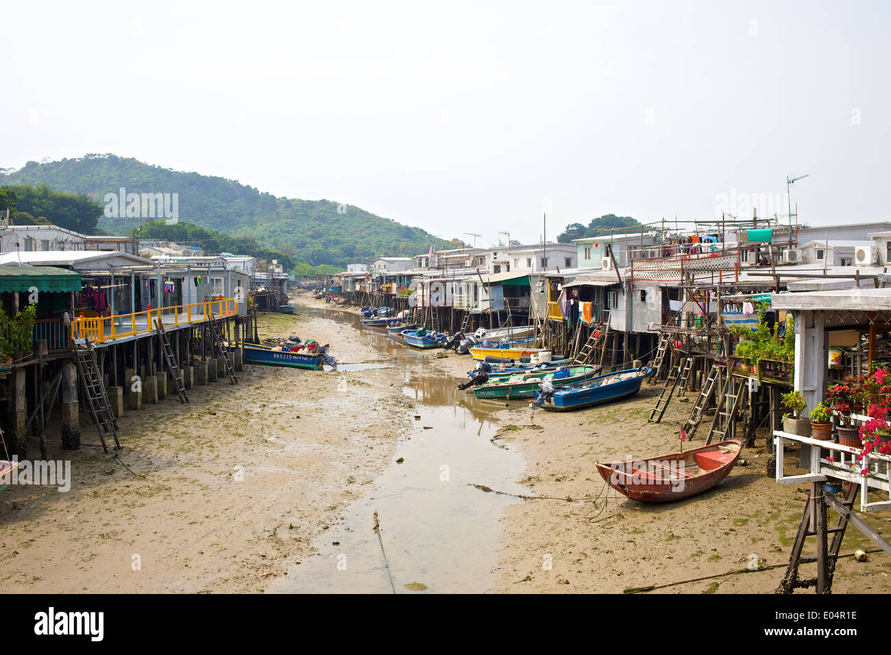 Marée basse à Tai O, village de pêcheurs traditionnel chinois, Lantau Island, Hong Kong. Banque D'Images