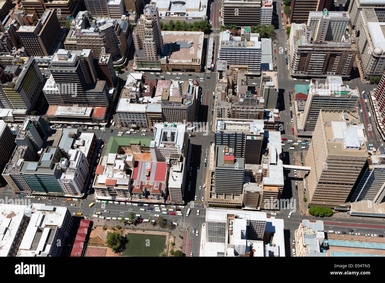 Vue aérienne du quartier central des affaires de Johannesburg et ses nombreuses tours d'habitation.Johannesburg Afrique du Sud. Banque D'Images