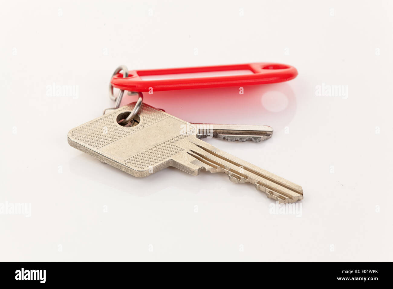 Keys se trouvent sur un fond blanc, Schluessel liegen auf einem weissen Hintergrund Banque D'Images
