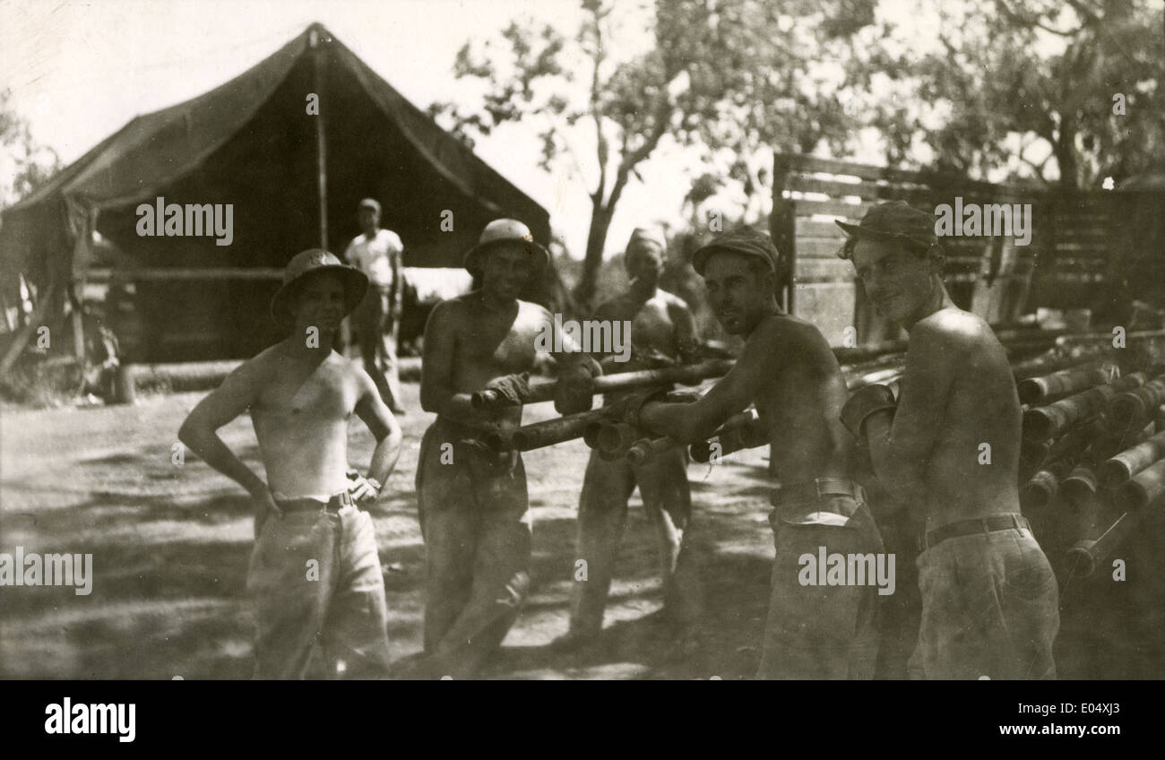 Circa 1944 photographie, soldats de la "Flying Tigers" 823e Escadron de bombardement de transport moyen. Banque D'Images