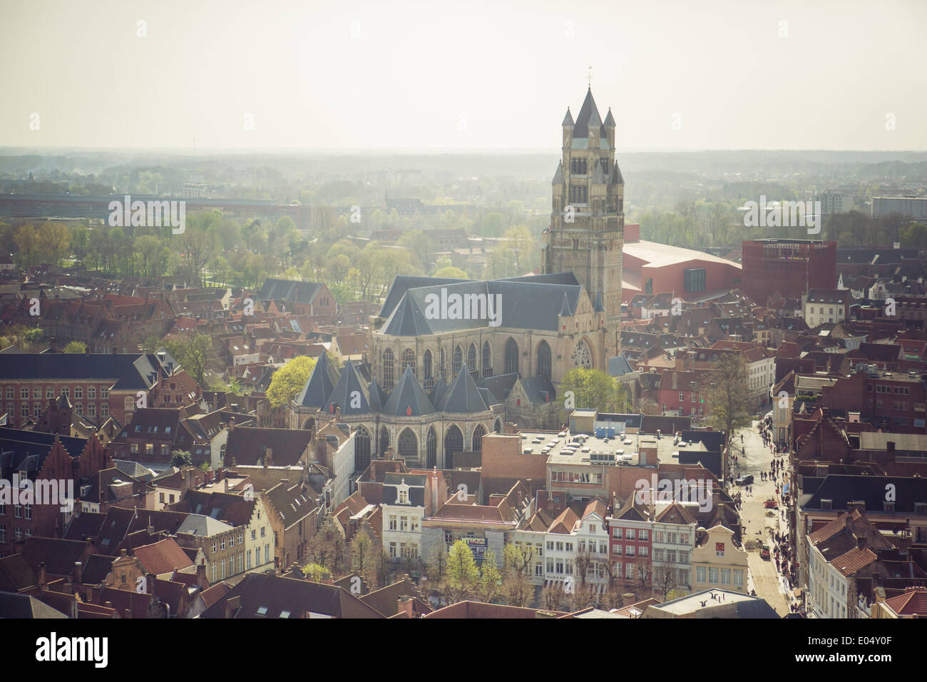 Vue de Bruges à partir du haut de l'Belfort-Hallen beffroi, Bruges, Belgique Banque D'Images