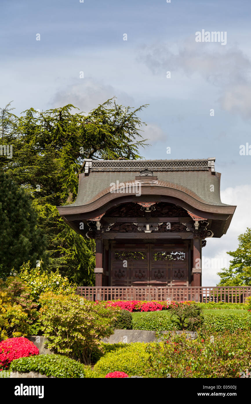 Les jardins japonais Chokushi-Mon, Royal Botanical Gardens, Kew Banque D'Images
