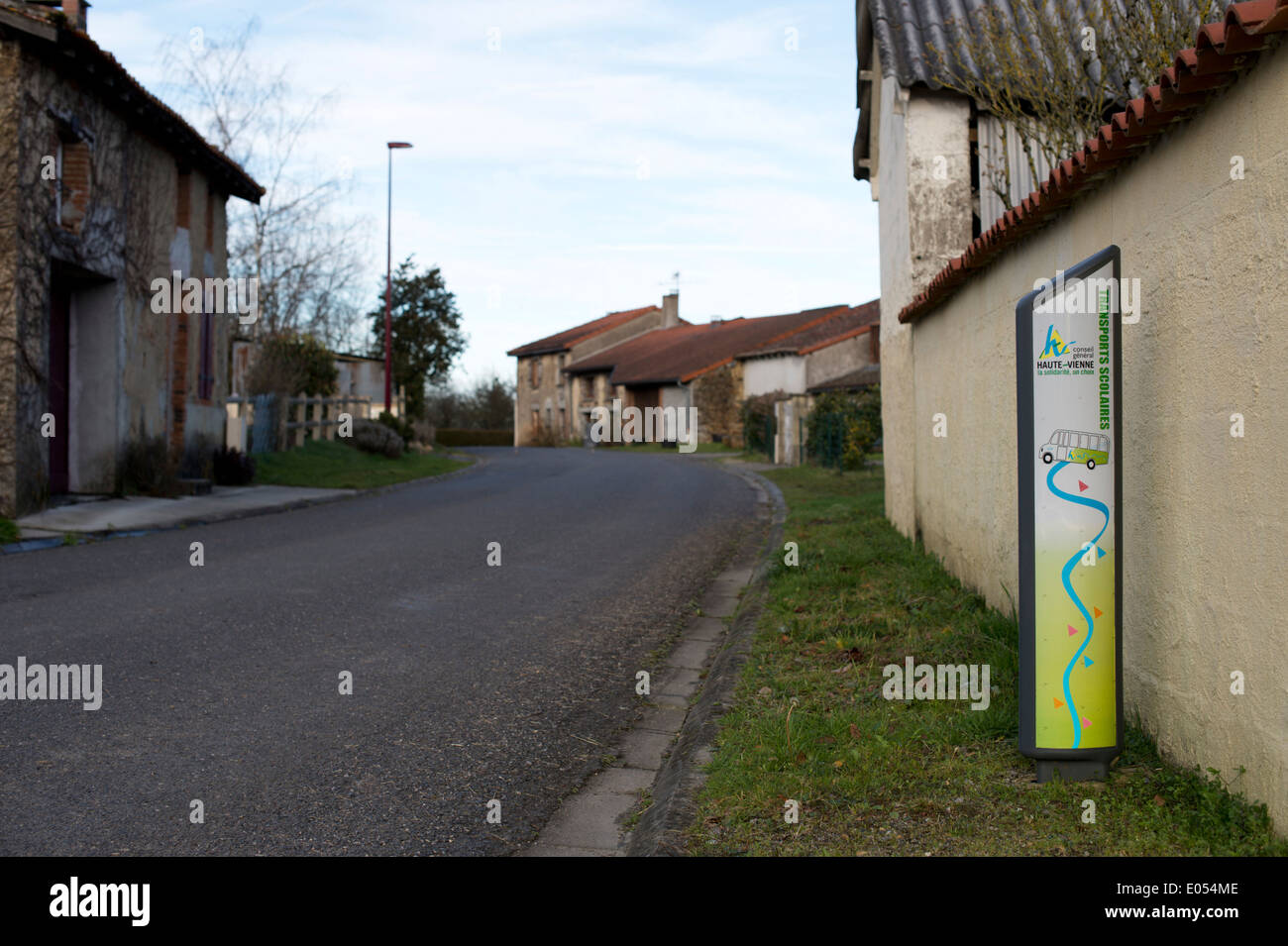 Stock photo d'un arrêt de bus de l'école française Banque D'Images