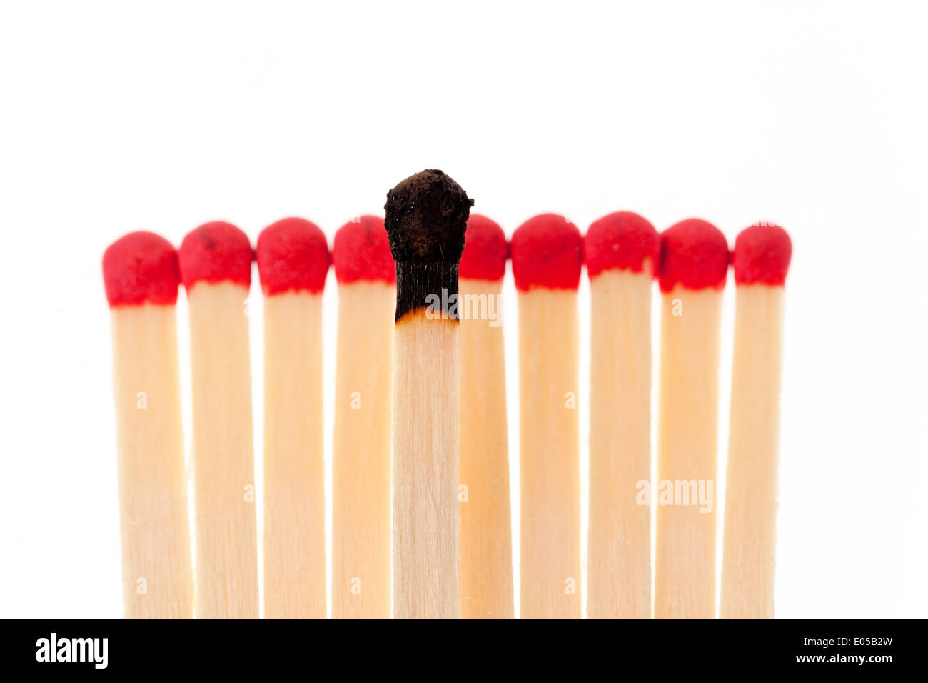 Photo symbolique pour harcèlement, de l'extérieur et de l'égalité, Symbolfoto fuer Mobbing und Gleichheit Aussenseiter Banque D'Images