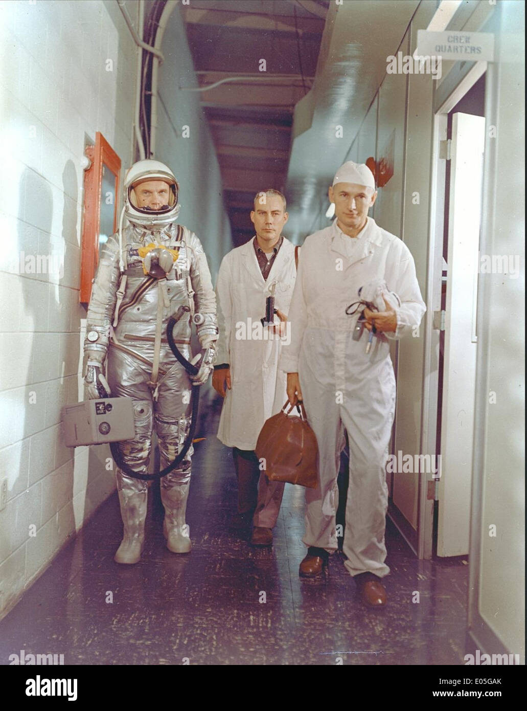 John Glenn, figure clé du Mercury Project, a été lancé à bord du vaisseau Friendship 7 en février 1962, marquant ainsi l'histoire en tant que premier américain à orbiter autour de la Terre. La mission a été une étape importante dans la course à l'espace. Banque D'Images