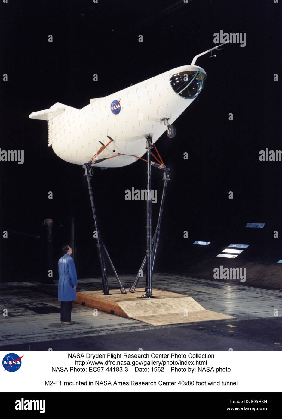 M2-F1 monté dans NASA Ames Research Center 40x80 pied wind tunnel Banque D'Images