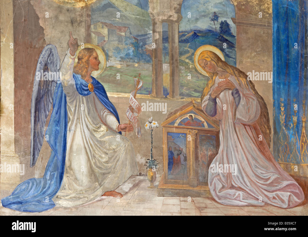 ROZNAVA, SLOVAQUIE - avril 19, 2014 : fresque de l'annonciation par Kolbay 1849-1912 (1863) dans la cathédrale. Banque D'Images