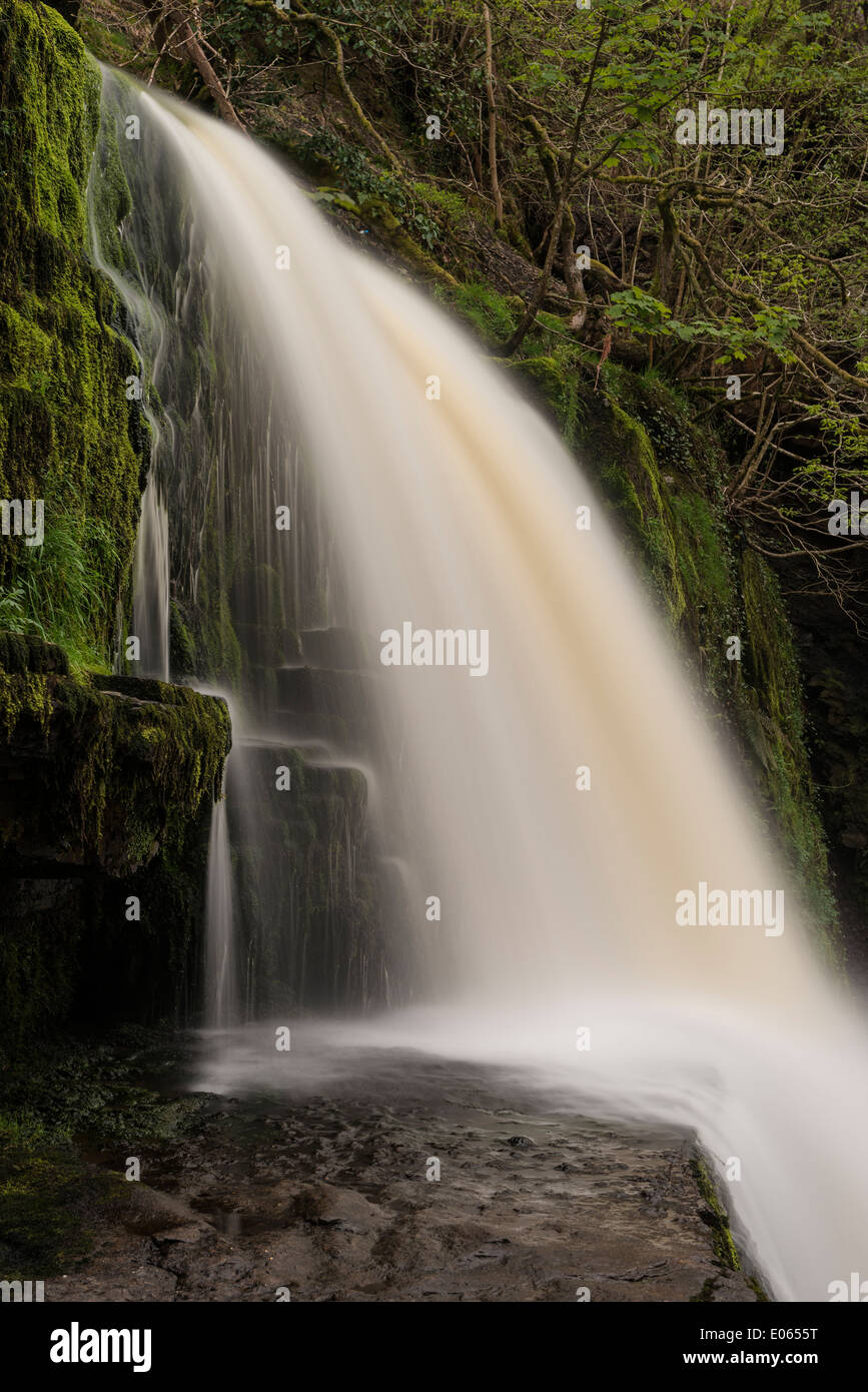 Sgwd Clun-Gwyn - Chute d'Afon Mellte, près de Ystradfellte, parc national de Brecon Beacons, le Pays de Galles Banque D'Images