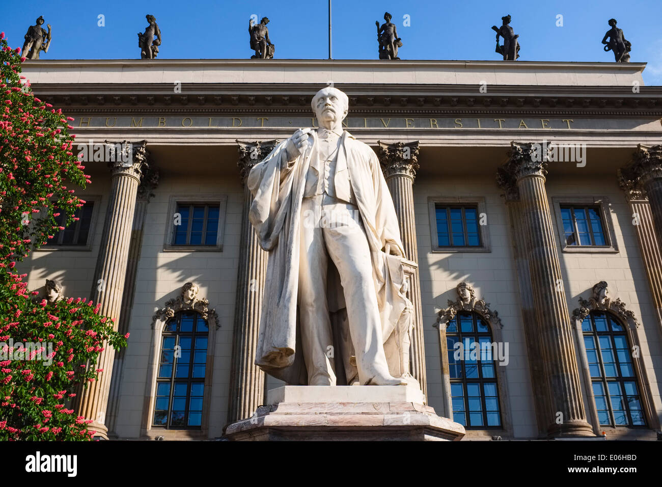 Statue de Helmholtz en face de l'Université Humboldt, Berlin, Allemagne Banque D'Images