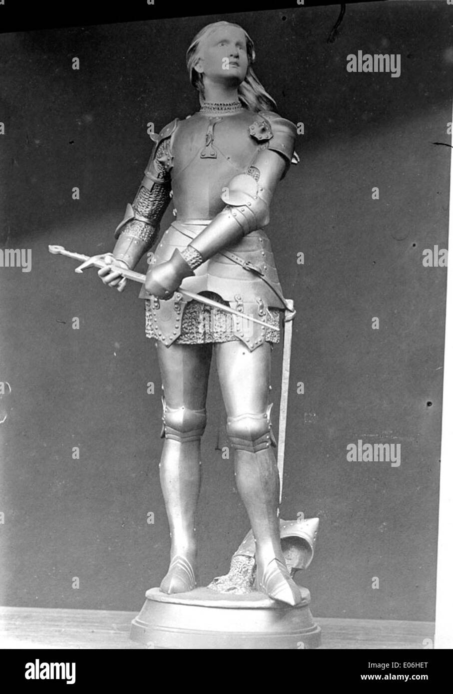 Figurine Starlux Moyen Âge - Jeanne D'Arc à Cheval - Épée Et Casque - Réf 6201bis - Occasion
