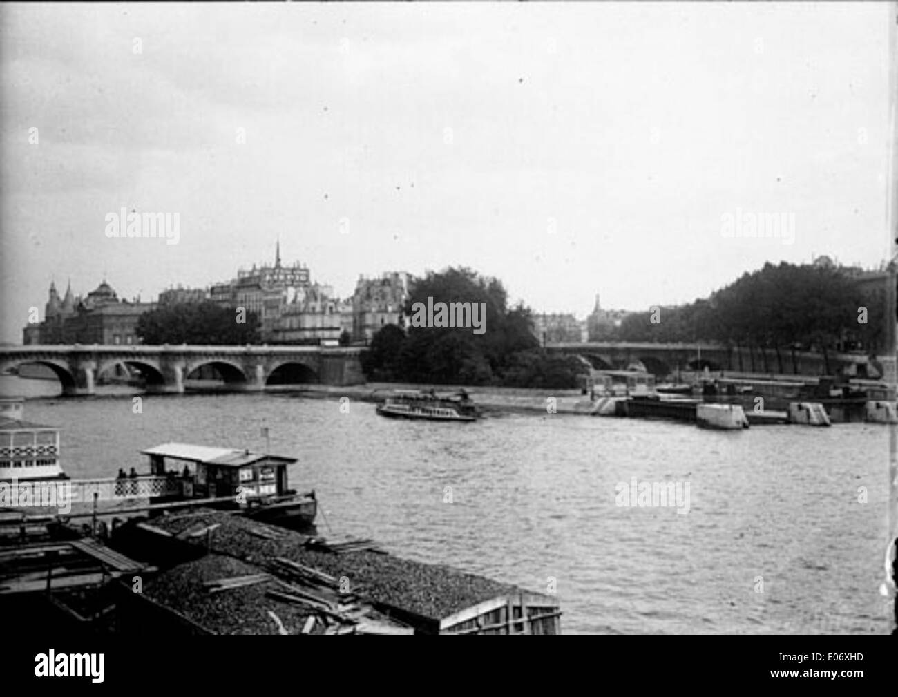 Vue générale du Pont Neuf, Paris, 12 juin 1895 Banque D'Images