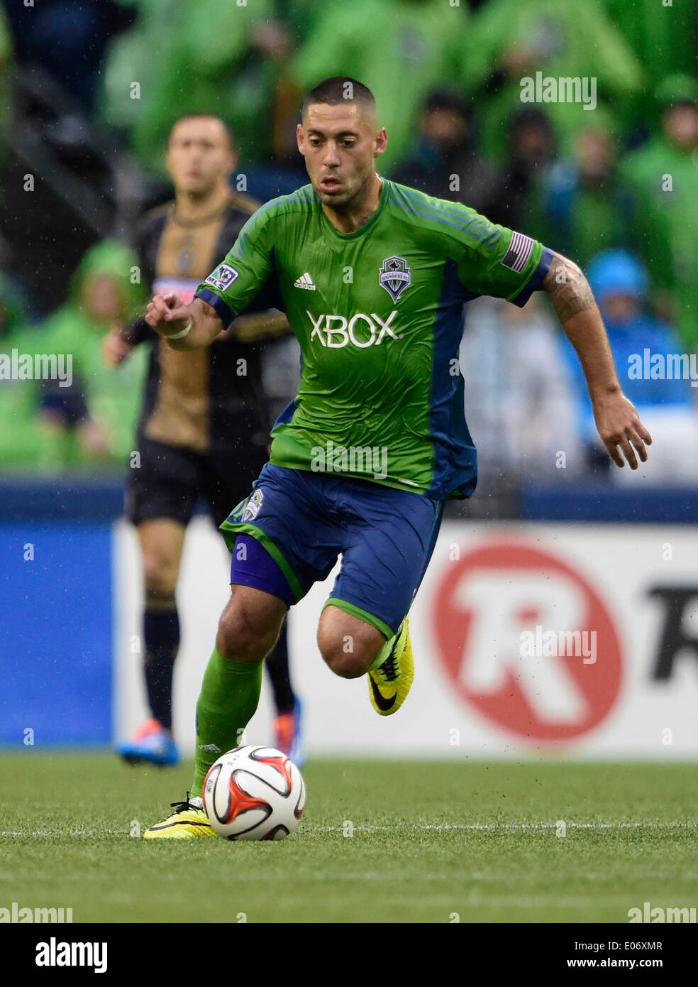 Le 3 mai 2014. Seattle Sounders FC avant que Clint Dempsey # 2 en action contre l'Union de Philadelphie à CenturyLink Field à Seattle, WA. Seattle Sounders FC à l'encontre de l'Union de Philadelphie 2 - 1.George Holland/Cal Sport Media Banque D'Images