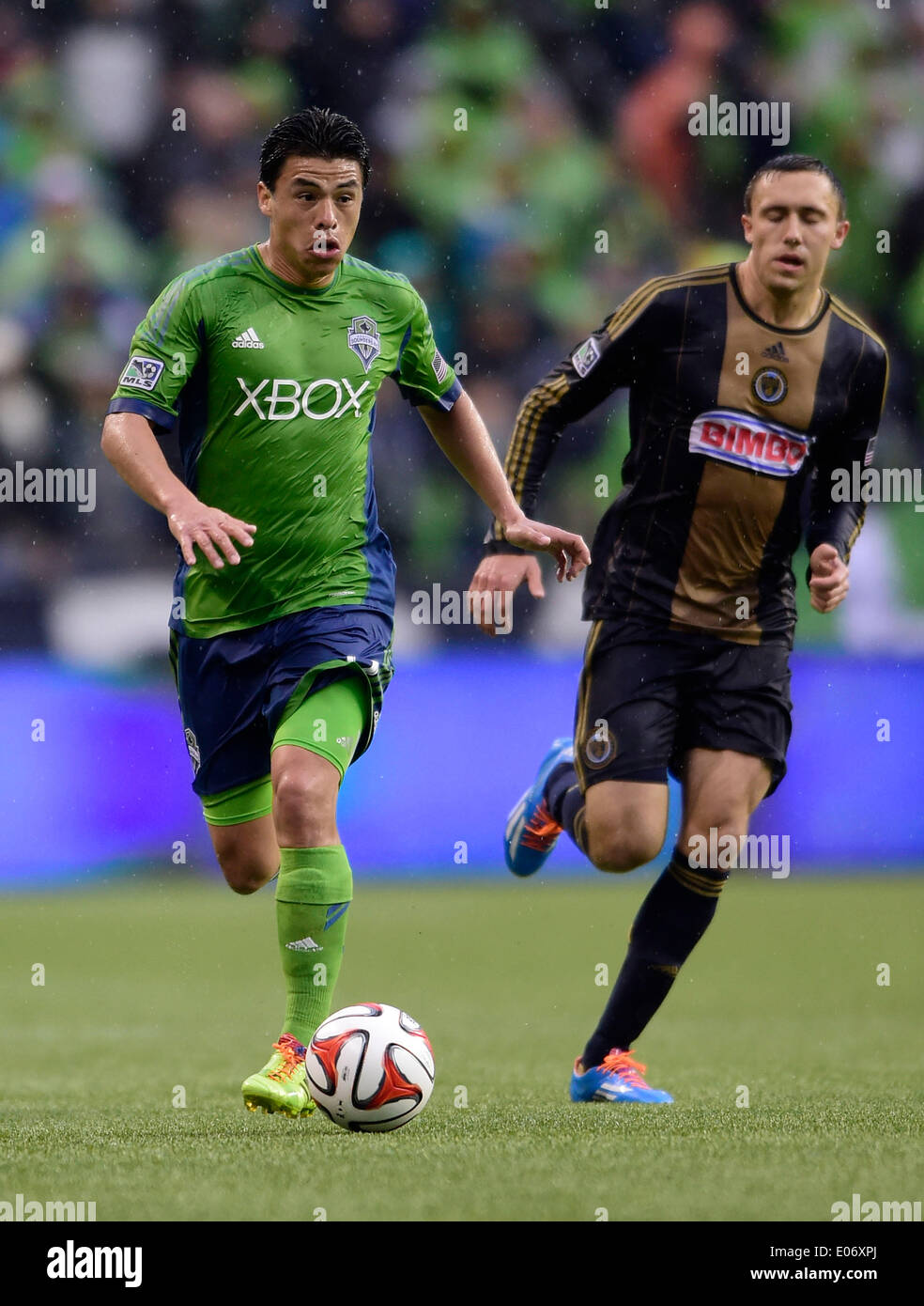 Le 3 mai 2014. Seattle Sounders FC terrain Gonzalo Pineda # 8 en action contre l'Union de Philadelphie à CenturyLink Field à Seattle, WA. Seattle Sounders FC à l'encontre de l'Union de Philadelphie 2 - 1.George Holland/Cal Sport Media Banque D'Images