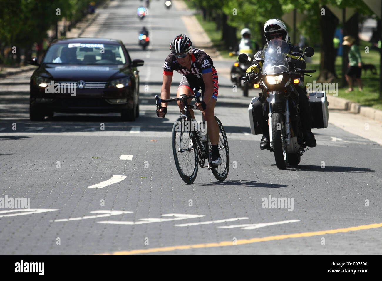 Richmond, Virginia, USA. 4 mai, 2014. La concurrence dans l'Riders 2014 CapTech USA Cycling Route collégial division du championnat national de course sur route deux à Richmond, en Virginie, le samedi 3 mai 2014. © Scott P. Yates/ZUMAPRESS.com/Alamy Live News Banque D'Images