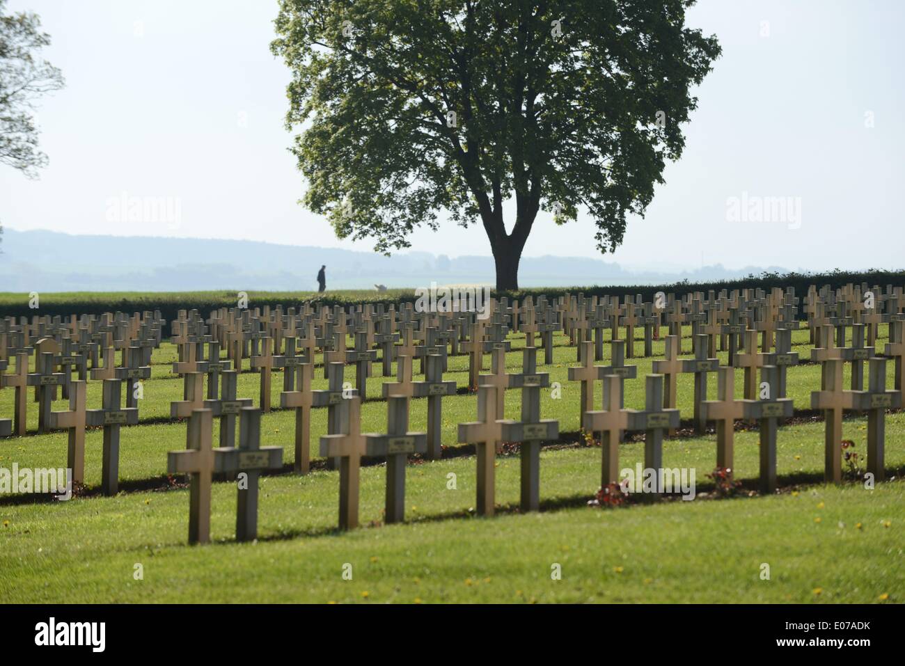 Notre Dame de Lorette, cimetière de guerre français à Ablain-Saint-Nazaire/France (Nord-Pas-De-Calais), photo prise le 22th, avril 2014 Banque D'Images