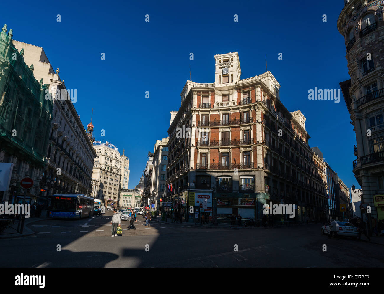 Vue sur la Calle Sevilla et Carrera de San Jerónimo à Madrid Banque D'Images