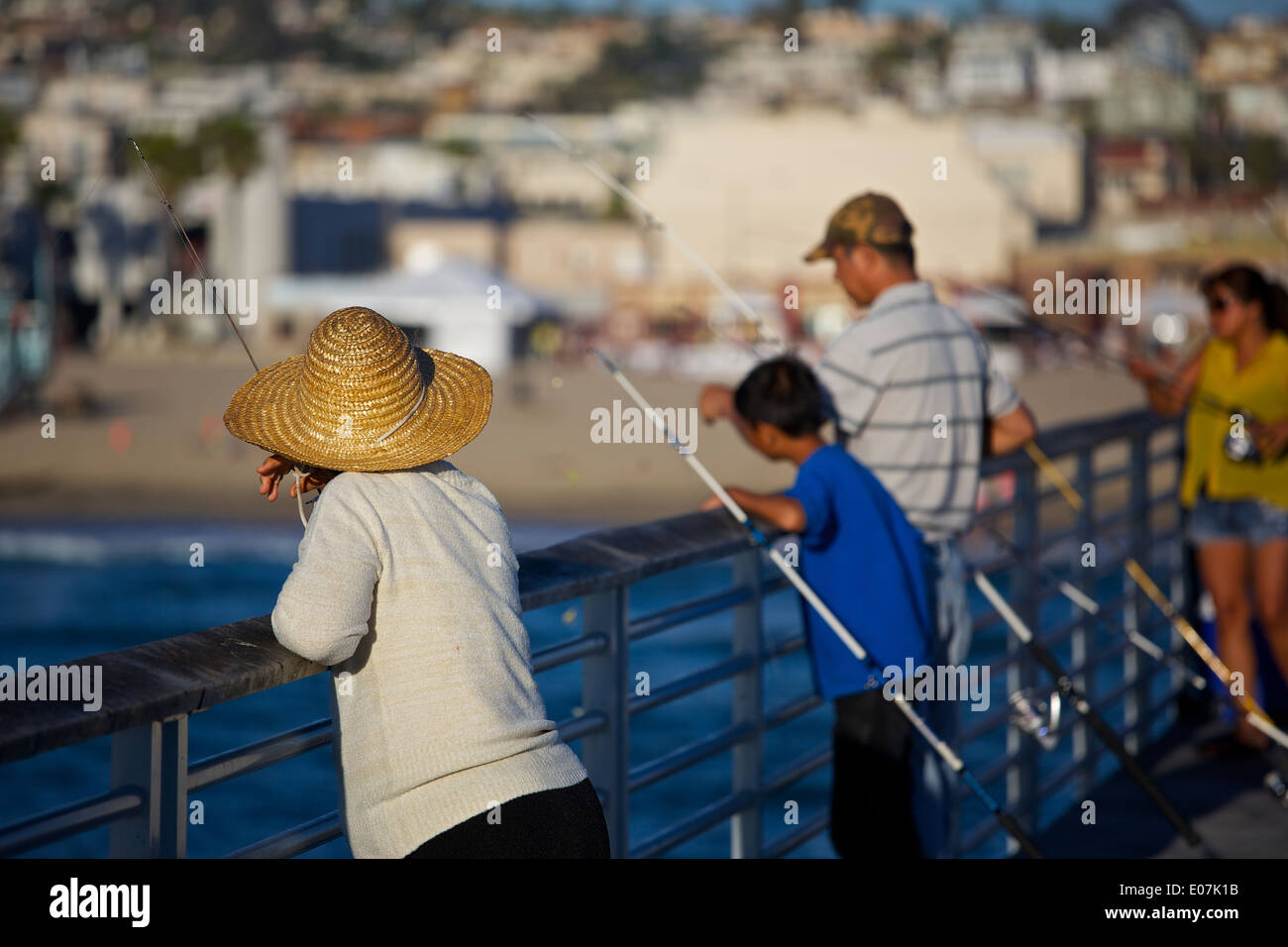 Soir sur la jetée de pêche : Hermosa Beach en Californie. Banque D'Images