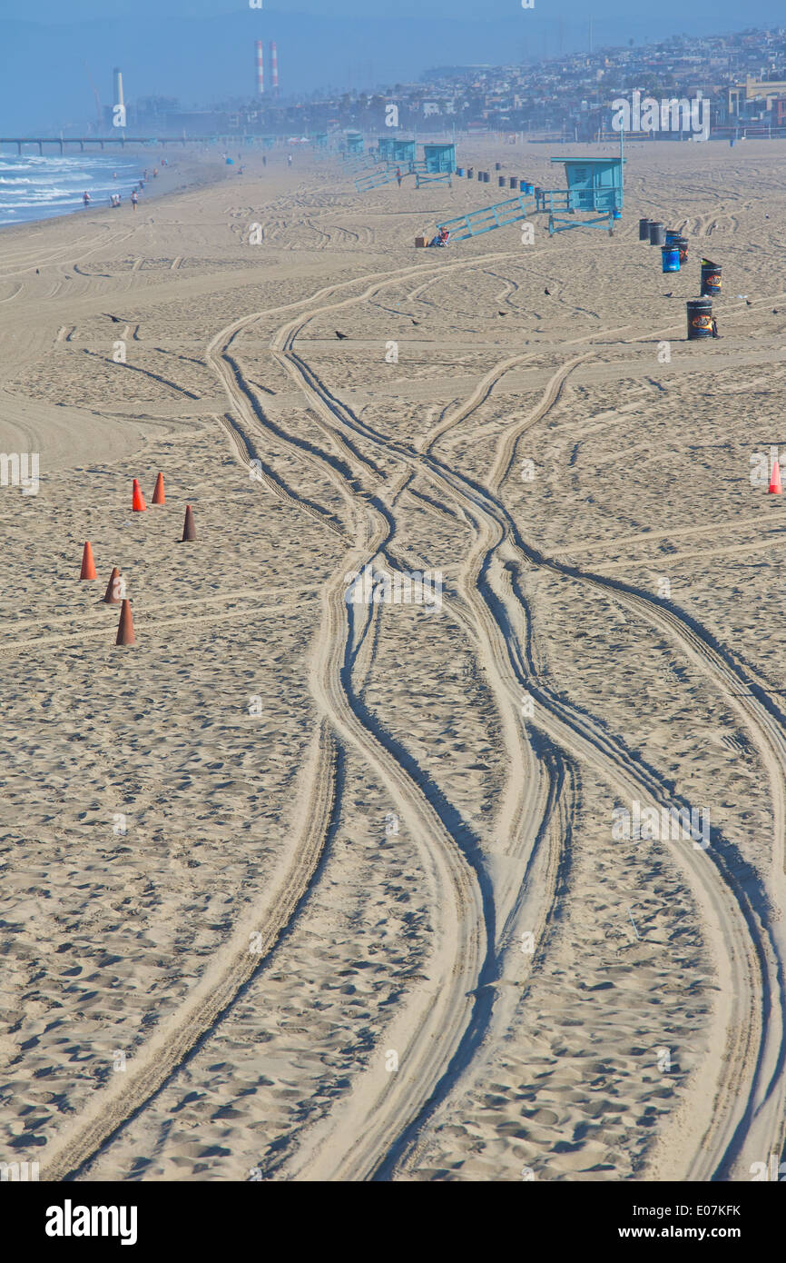 Lignes sur la plage Hermosa Beach, Californie. Banque D'Images