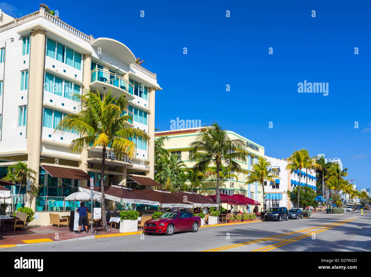Ocean Drive avec le Fritz Hotel à gauche, South Beach, Miami Beach, Florida, USA Banque D'Images Ocean Drive avec le Fritz Hotel à gauche, South Beach, Miami Beach, Florida, USA Banque D'Images
