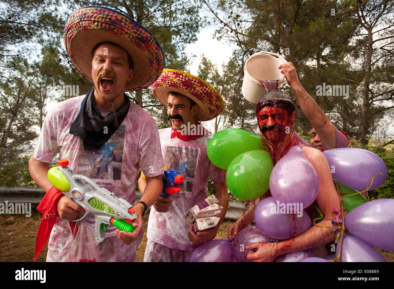 Bataille de vin. Vin rouge. Haro. La Rioja. L'Europe Banque D'Images