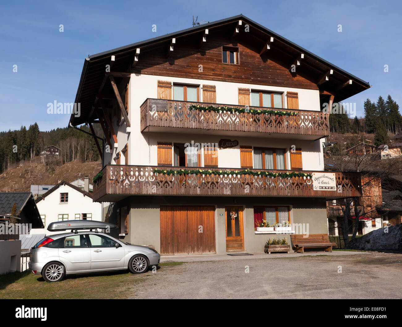Location Ski Chalet dans le centre du joli village de ski des Gets. Banque D'Images