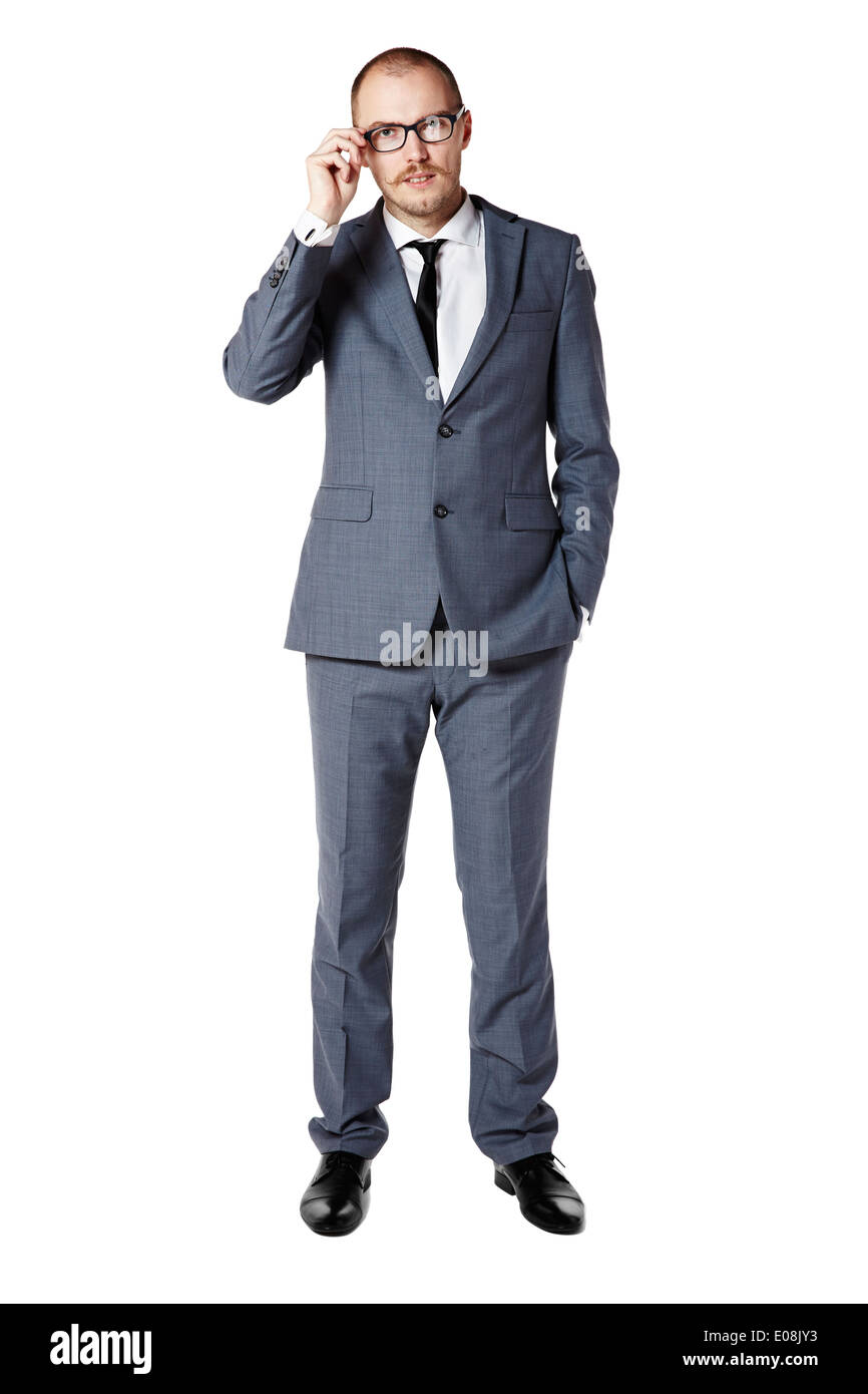 Portrait of young man en costume gris. Isolé sur blanc. Banque D'Images