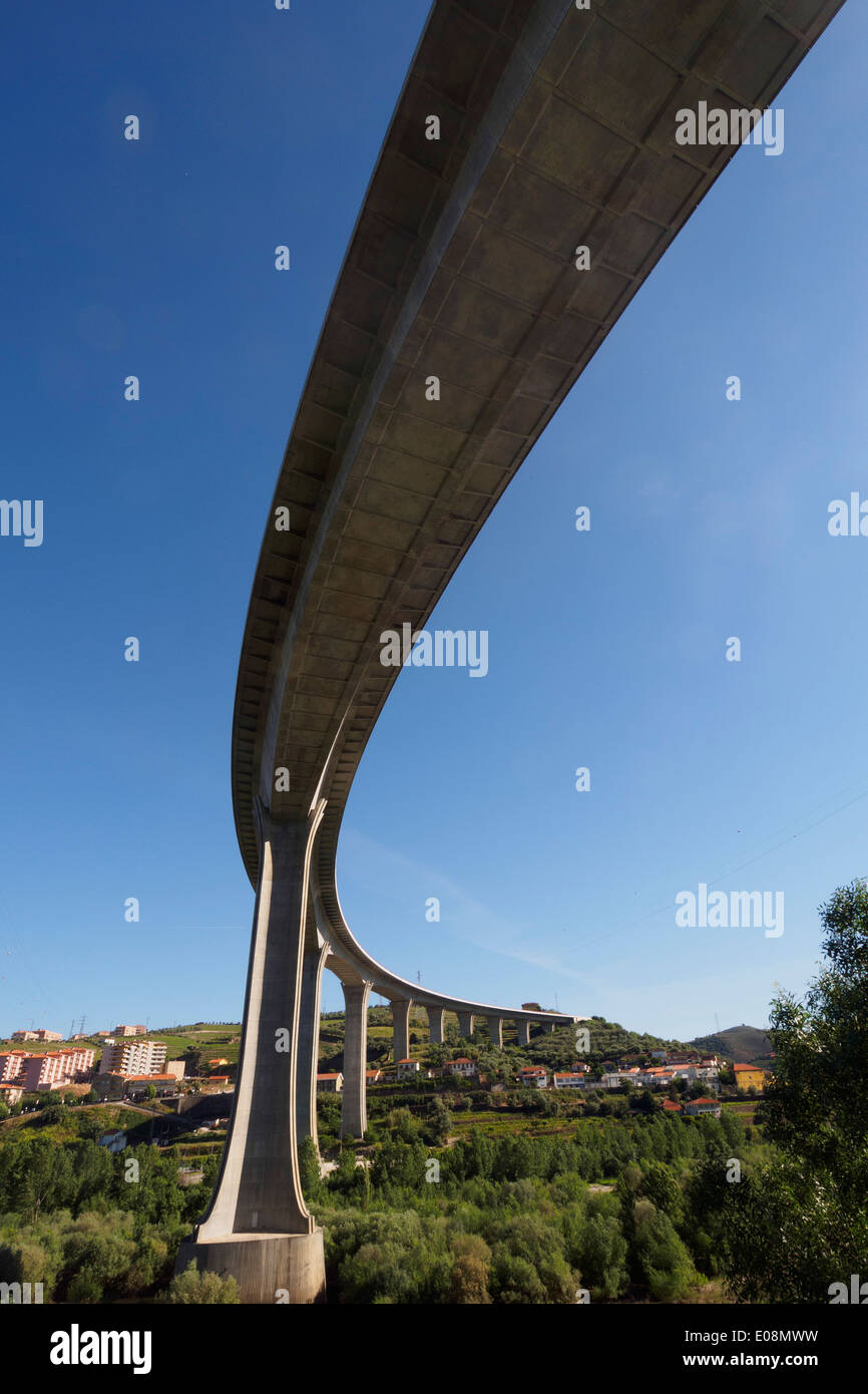 Vu du dessous du pont Banque D'Images