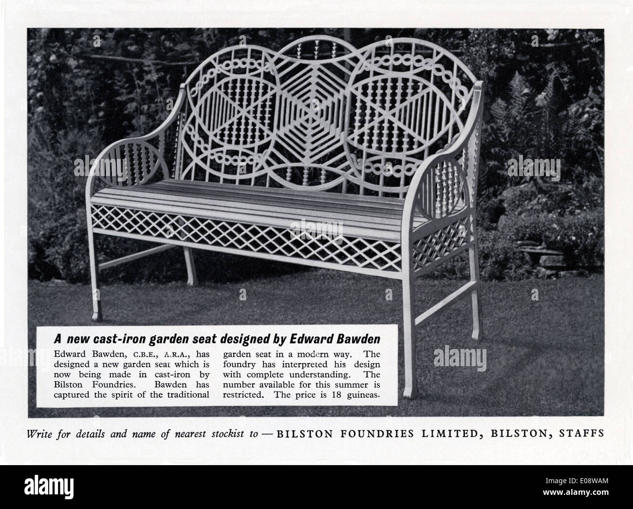 Ancienne publicité pour un siège de jardin en fonte conçu par Edward Bawden - l'annonce a paru dans un magazine en 1956 Banque D'Images