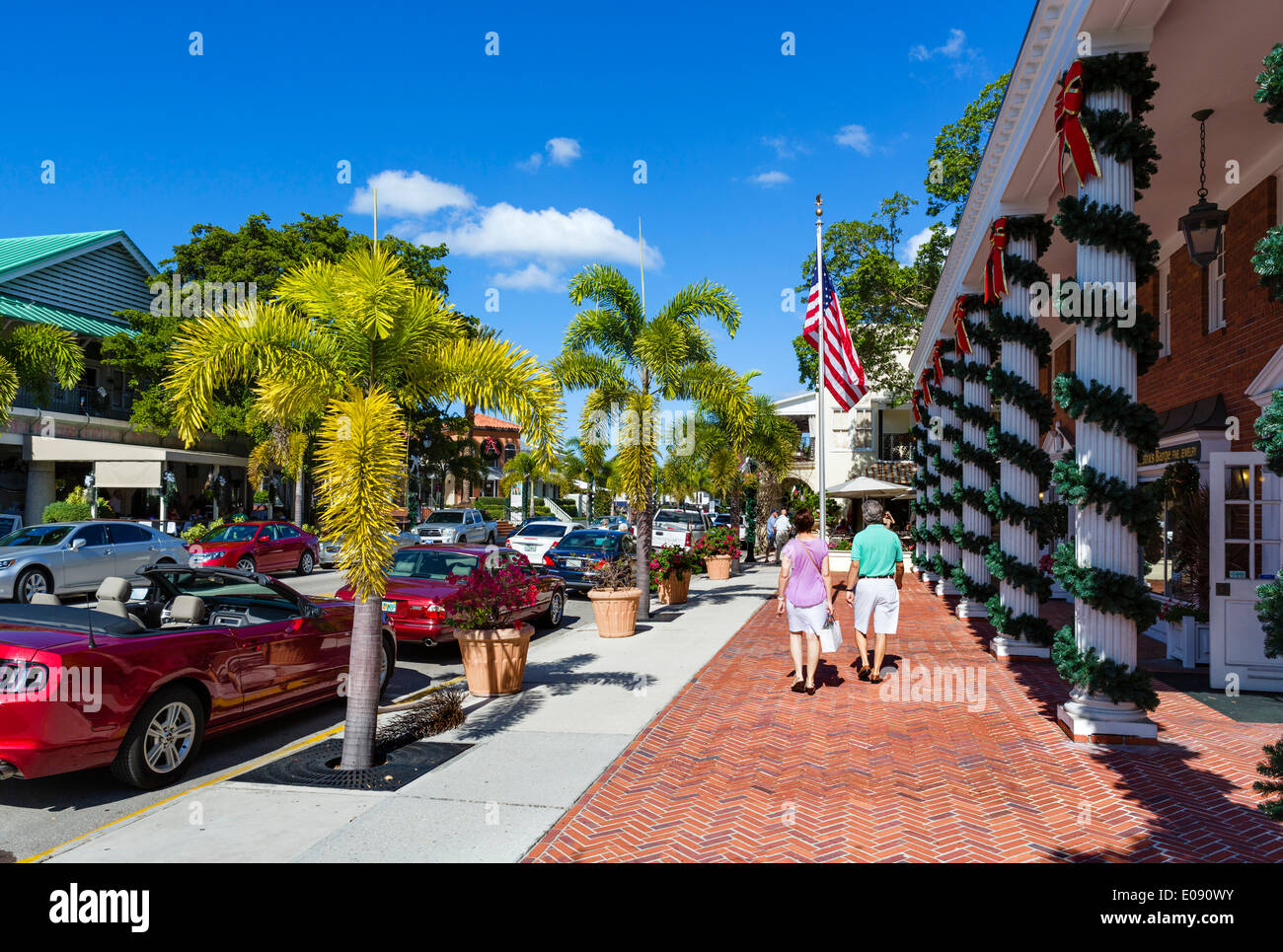 La 3e rue au centre-ville du Sud, la Côte du Golfe de Naples, Florida, USA Banque D'Images