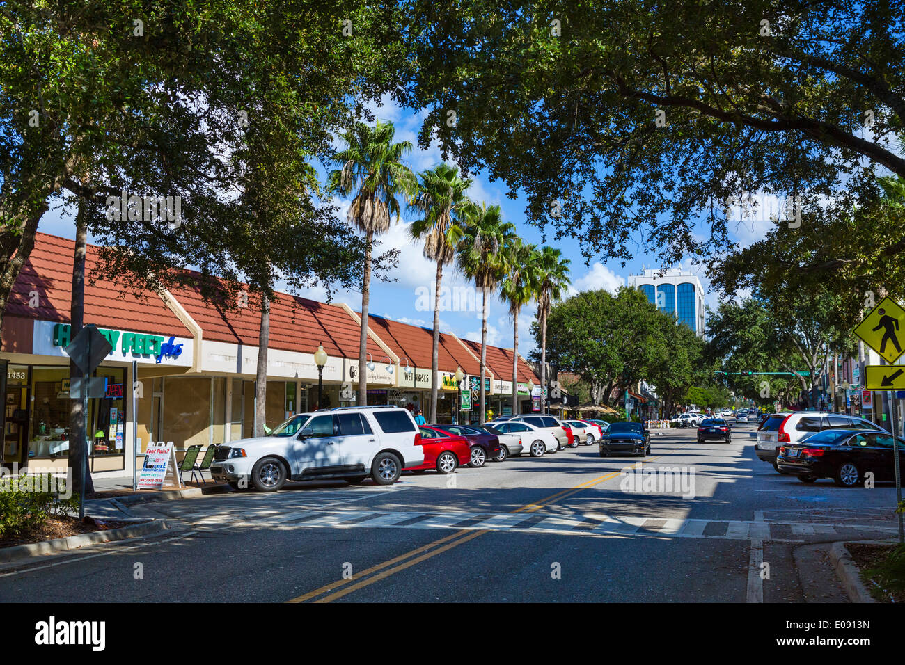 La rue principale dans le centre-ville historique de la côte du golfe du Mexique, Sarasota, Florida, USA Banque D'Images