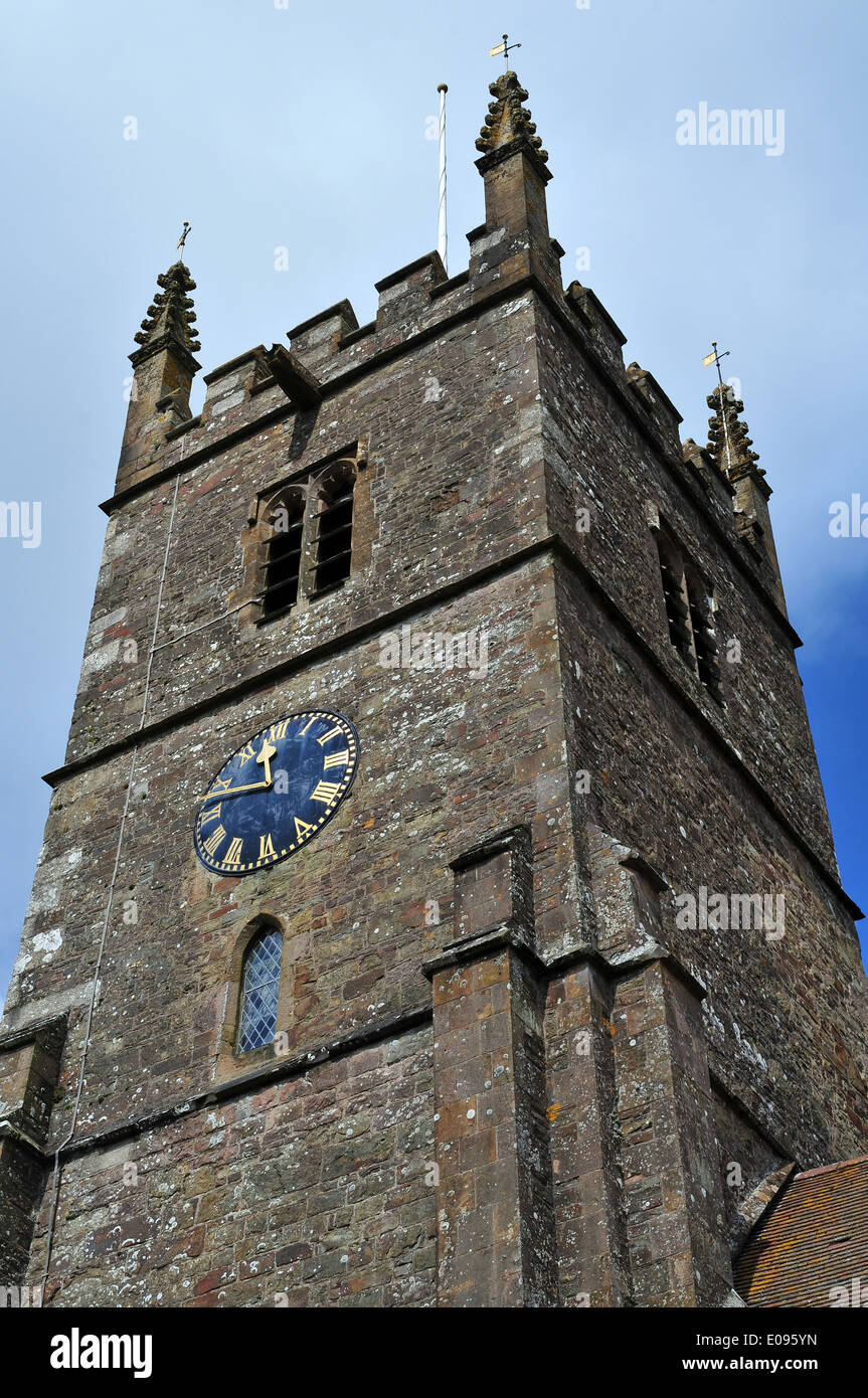 La tour de l'église All Saints, Winkleigh, Devon, England, UK vue depuis le sud. Banque D'Images