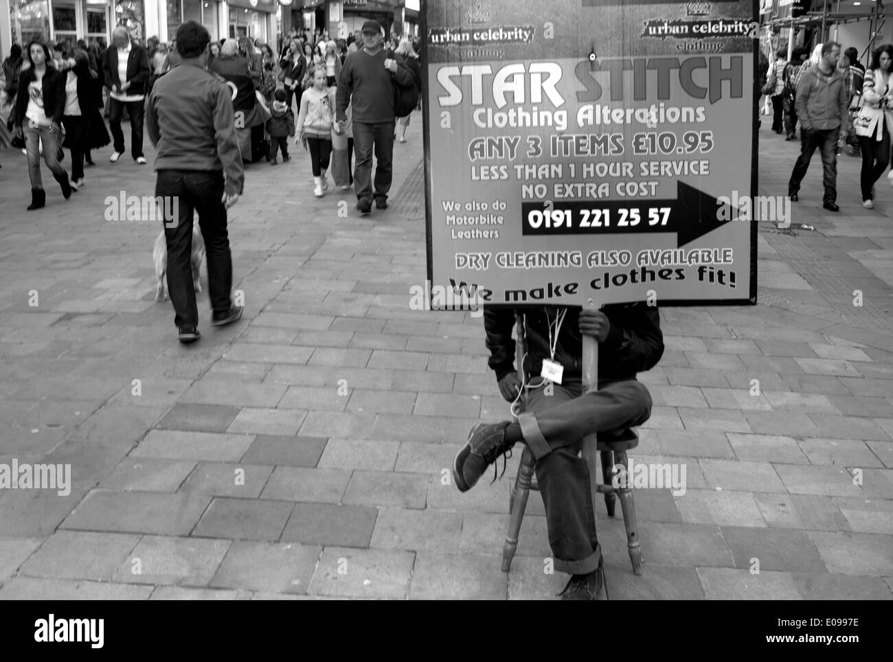 La publicité sur Northumberland Street, Newcastle-upon-Tyne, Tyne et Wear Banque D'Images