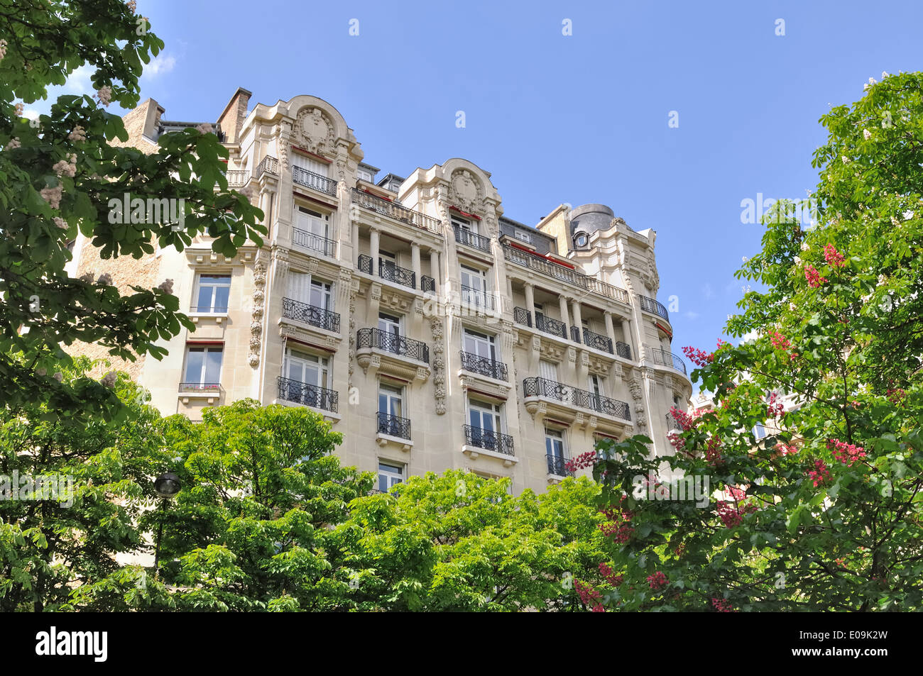 Bâtiment de prestige dans les beaux quartiers de Paris Banque D'Images