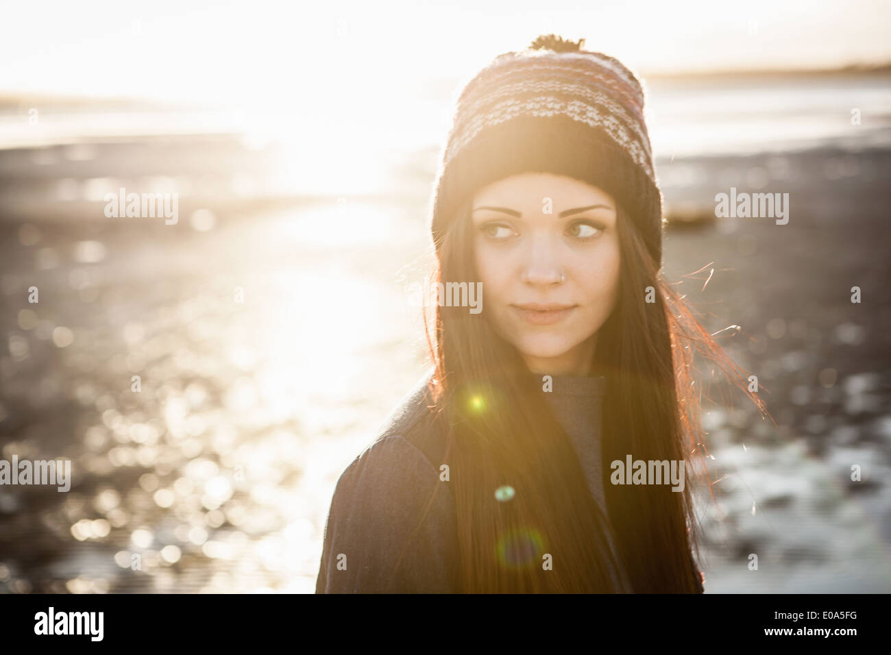 Portrait de jeune femme sur la plage Banque D'Images