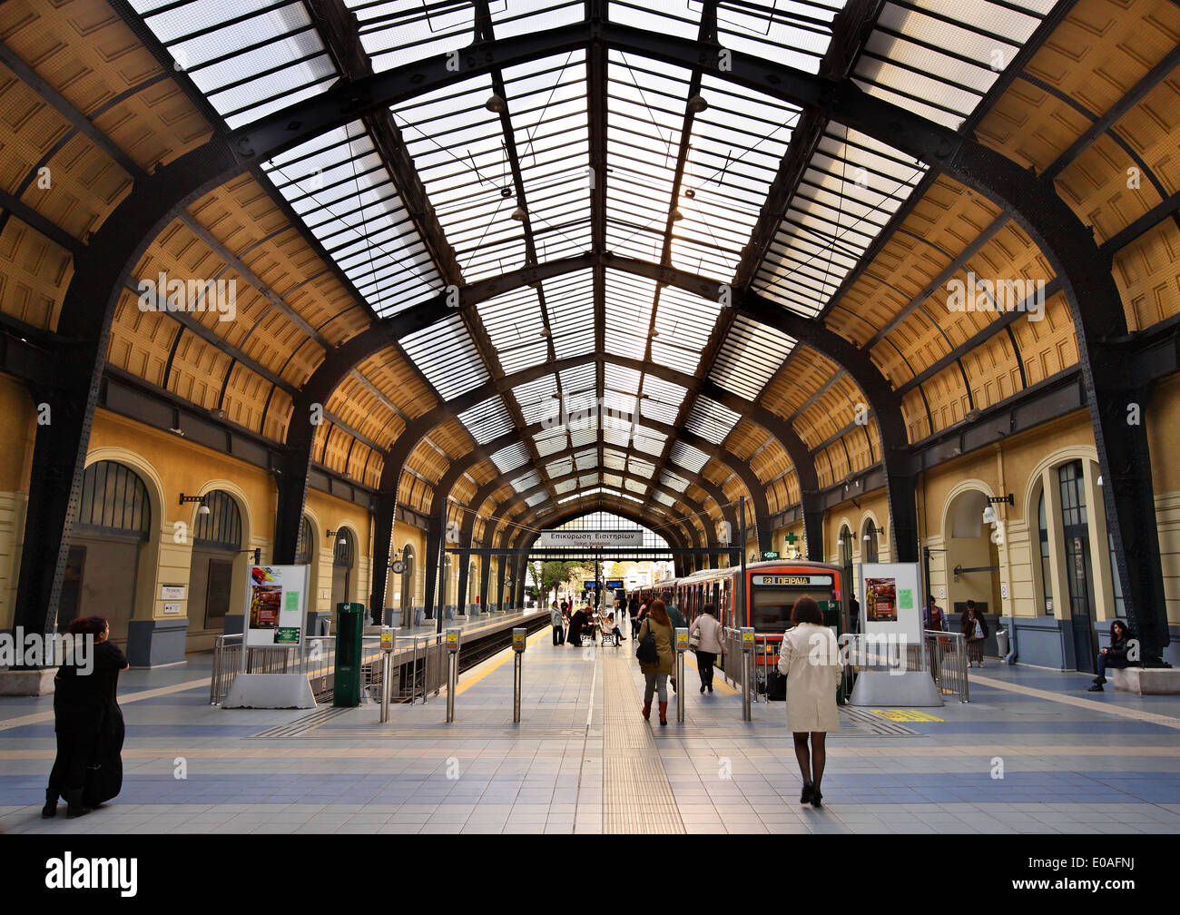 L'intérieur du train historique (&) métro station au port du Pirée, Attique, Grèce. Banque D'Images