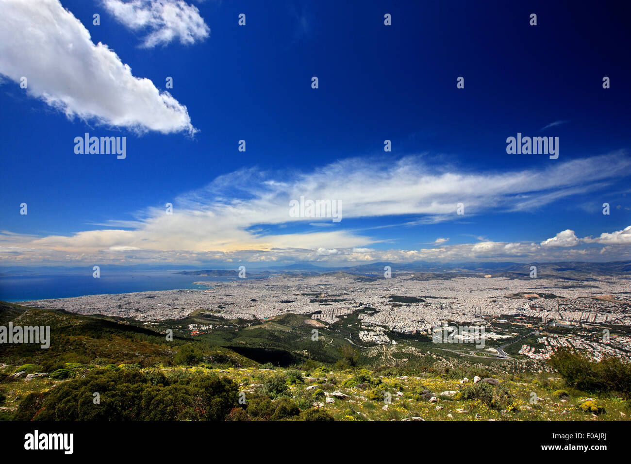 Vue panoramique d'Athènes et du Pirée d'Hymette ('Ymittos'), l'Attique, Grèce la montagne Banque D'Images