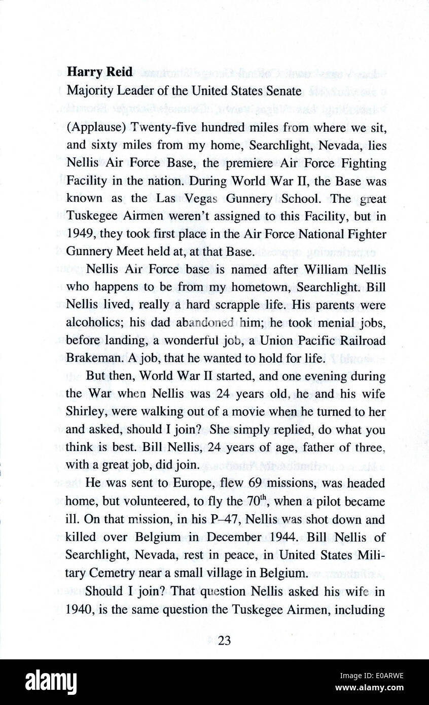 Ce livret met en lumière les réalisations des aviateurs Tuskegee, les premiers pilotes afro-américains à servir dans l'armée américaine pendant la seconde Guerre mondiale. Leur courage et leur compétence ont contribué de manière significative au succès des forces alliées. Banque D'Images