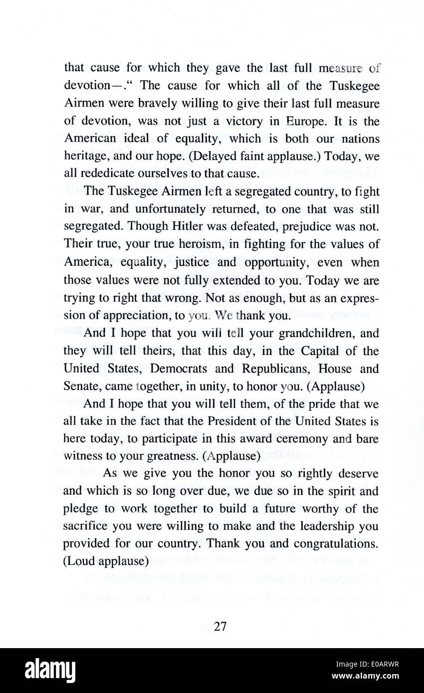 Ce livret souligne les contributions importantes des aviateurs Tuskegee, les premiers aviateurs militaires afro-américains dans les forces aériennes de l'armée américaine pendant la seconde Guerre mondiale. Leur bravoure et leurs réalisations ont été cruciales pour changer le cours de l'histoire militaire et des droits civils. Banque D'Images