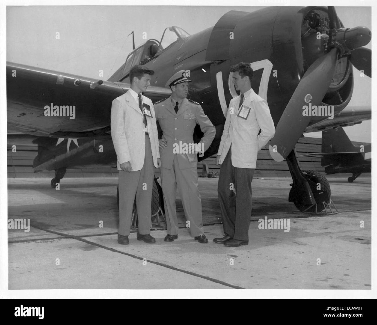 Cette image montre l'emblématique Grumman F6F Hellcat, un chasseur à porte-avions utilisé par la marine américaine pendant la IIe Guerre mondiale connu pour son succès au combat, le Hellcat a contribué à obtenir des victoires sur le théâtre Pacifique. Banque D'Images