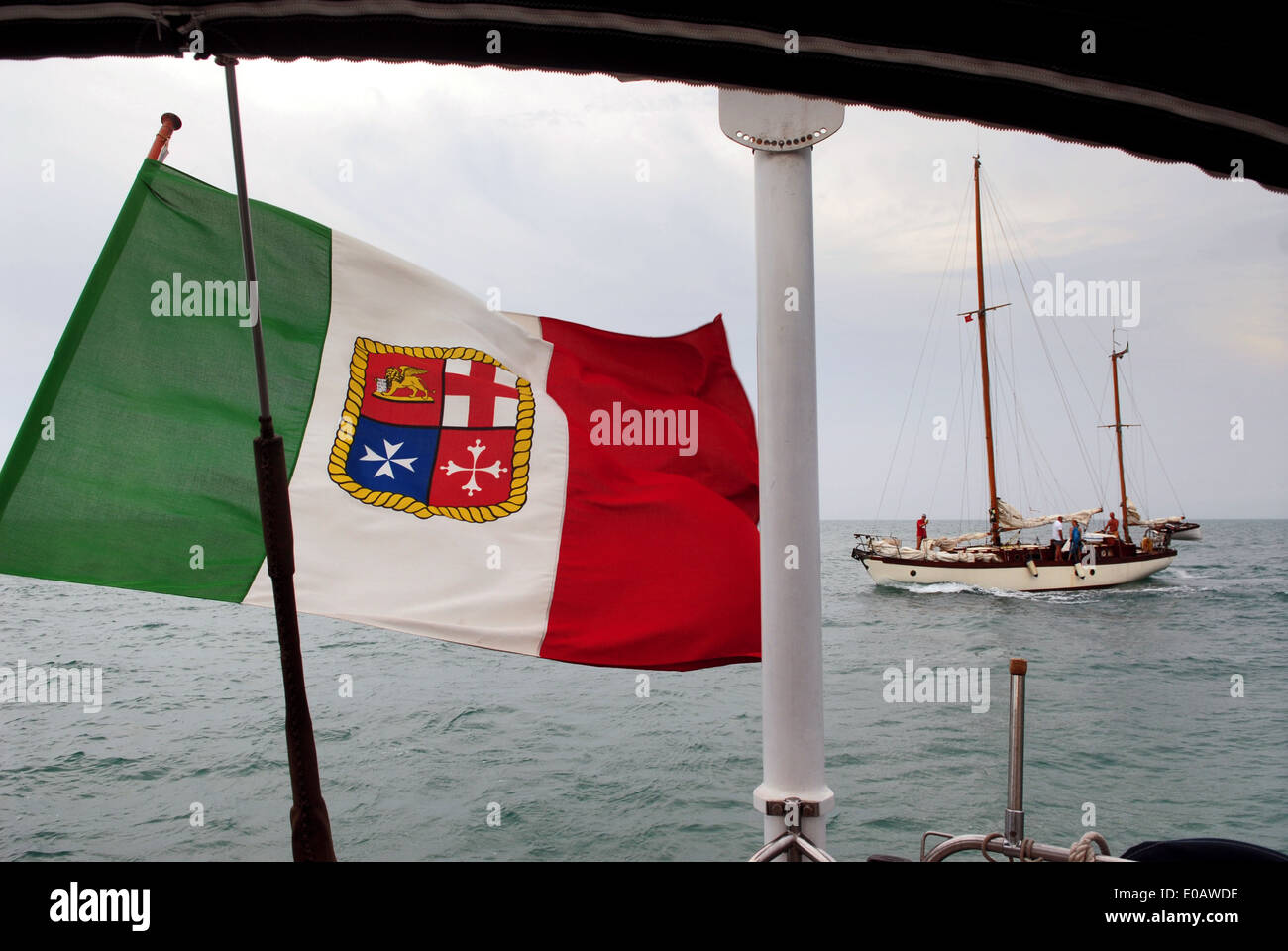 Bateau à voile loisirs dans la navigation sur la mer du sud de la Méditerranée Banque D'Images