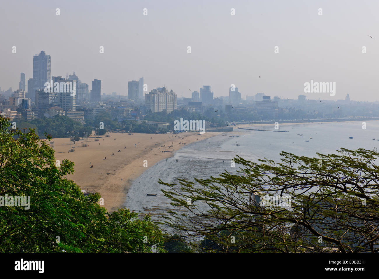 Mumbai Marine Drive Views,Maisons,Appartements de Luxe Tours Parsi de Silence,résidentiel verdoyant,Gardens, de Mumbai, Inde Bombay, Banque D'Images