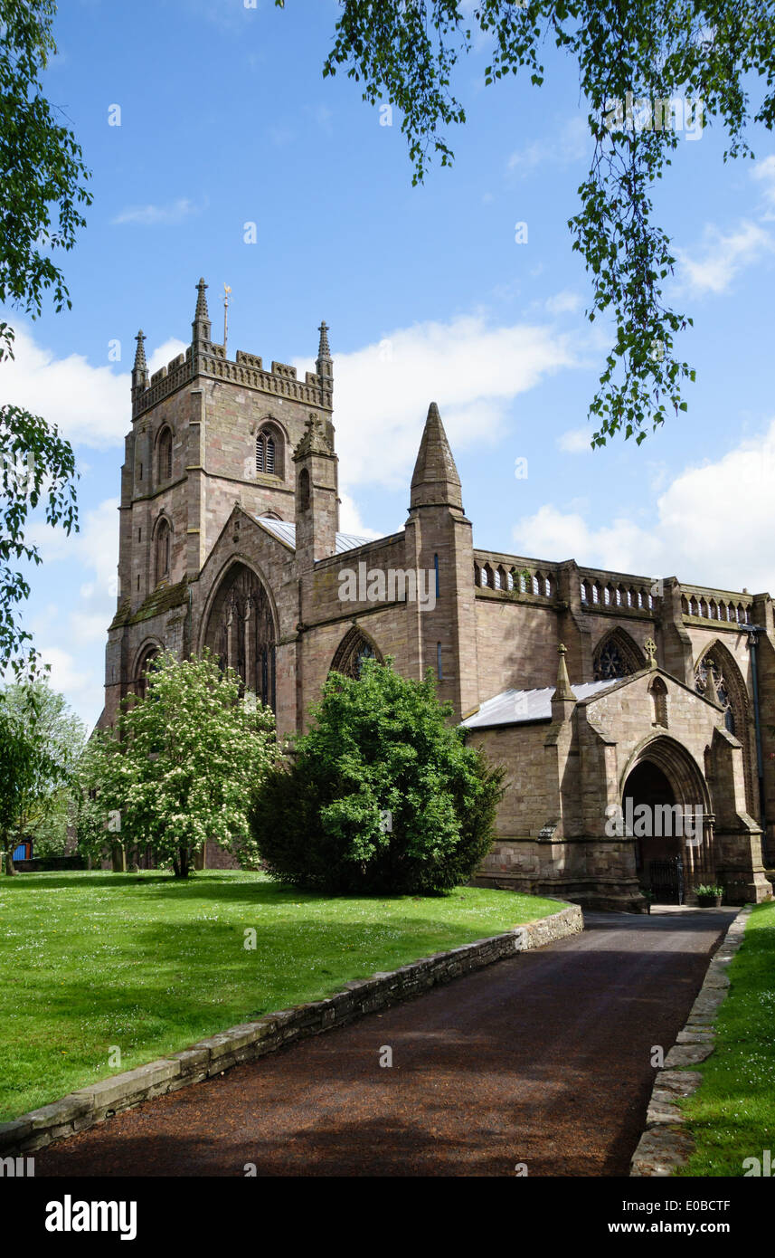 L'église du prieuré de St Pierre et St Paul, Leominster, Herefordshire, UK, construit au 13c. Banque D'Images