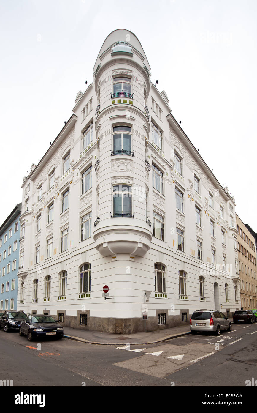 Une maison de style Jugendstil datant joliment rénové. Rénovation des anciennes maisons de ville., Ein schoen renoviertes Haus Jugendstil. Sanierung von alten Banque D'Images