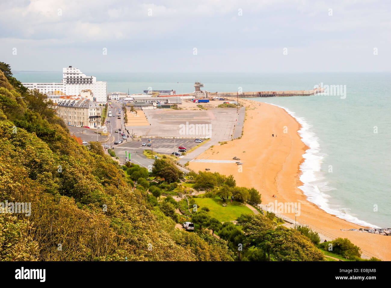 Front de mer et port de Folkestone, Hôtel Burstin. Vue depuis le Leas Banque D'Images